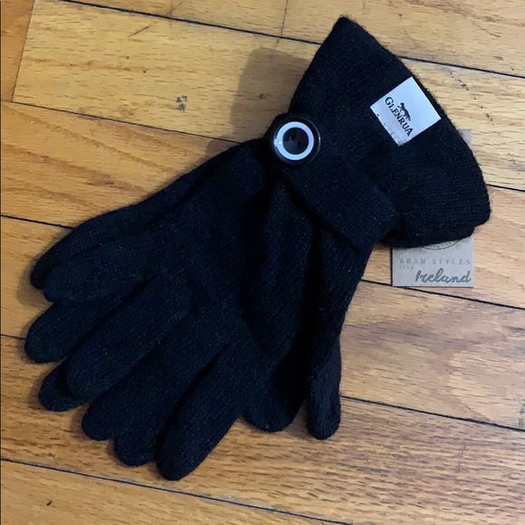 🧤 Aran style contemporary gloves from Ireland - Picture 1 of 3